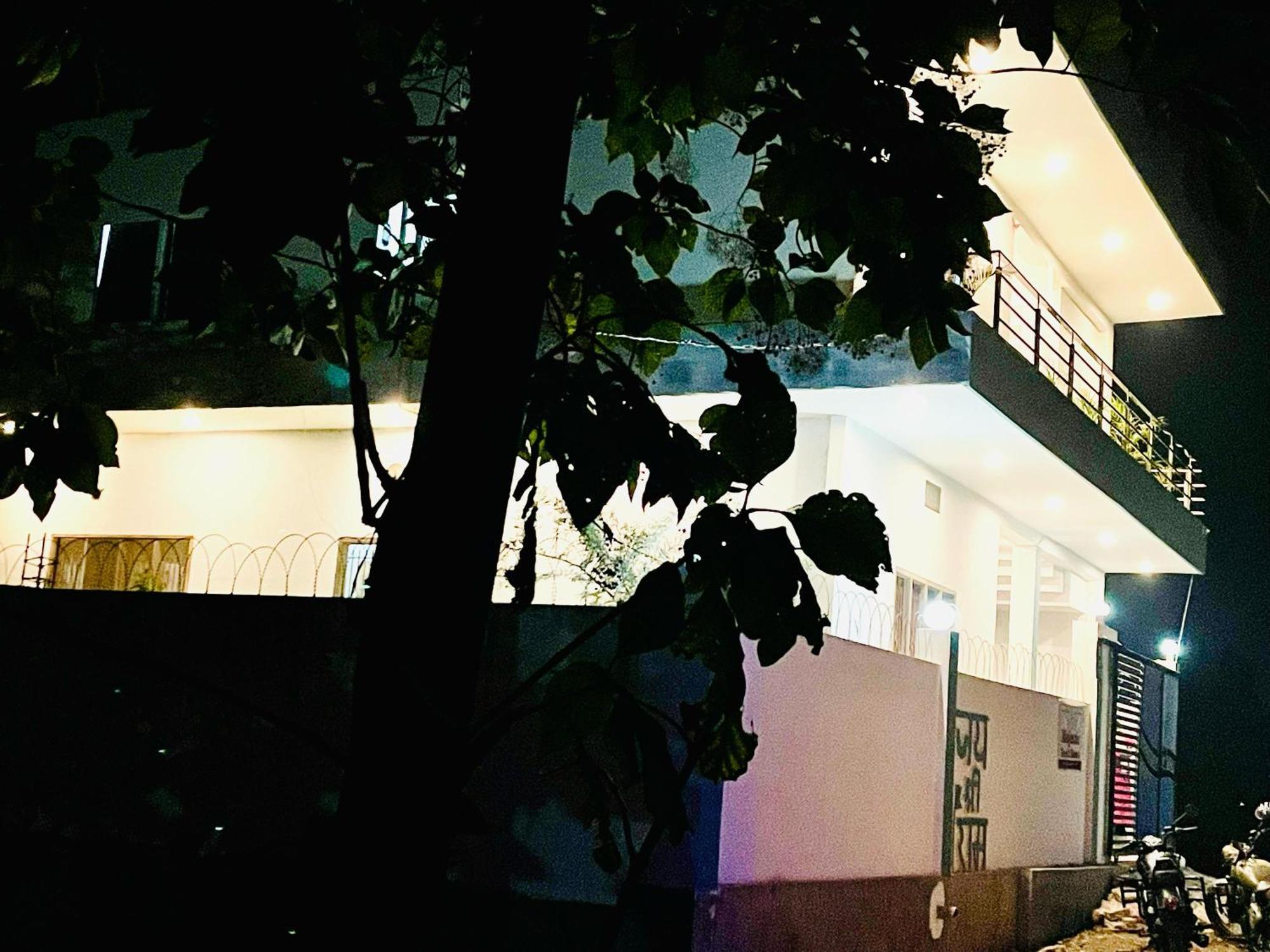 Majestic Guest House - Varanasi — Photos 1